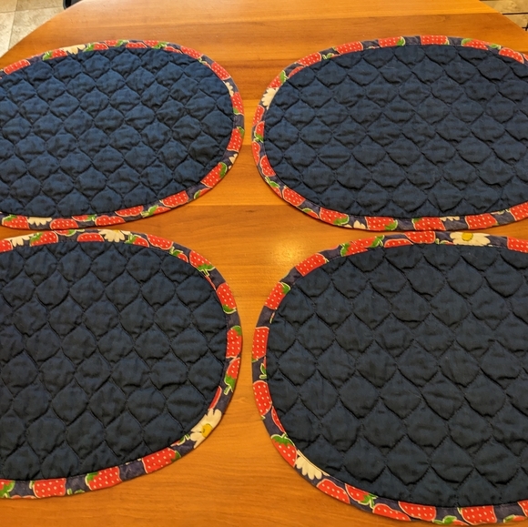 Quilted Placemats VTG Strawberries Daisies Oval Kitchen Dining nostalgic kitchen - Picture 2 of 8